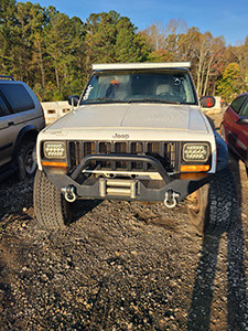 #32 Jeep Cherokee